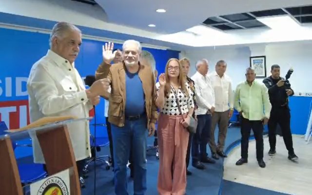 Cruz Pichardo renuncia PRM y regresa al PRD “su casa política”