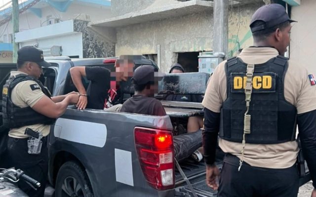 DNCD arresta 10 personas en Punta Cana y les ocupa drogas