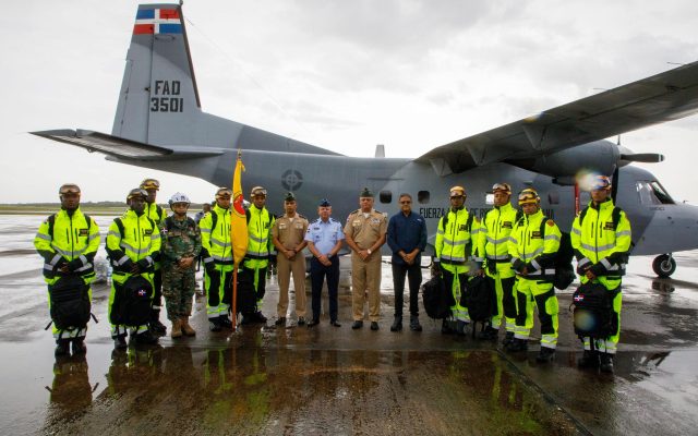 Rescatistas dominicanos en Venezuela para apoyar labores