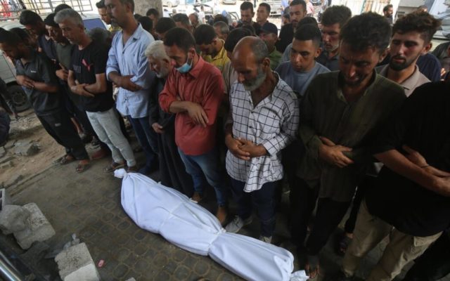 GAZA: Ascienden a más de 930 palestinos muertos por Israel