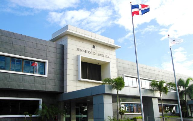 Empresarios y comerciantes de RD reaccionan ante plan oficial