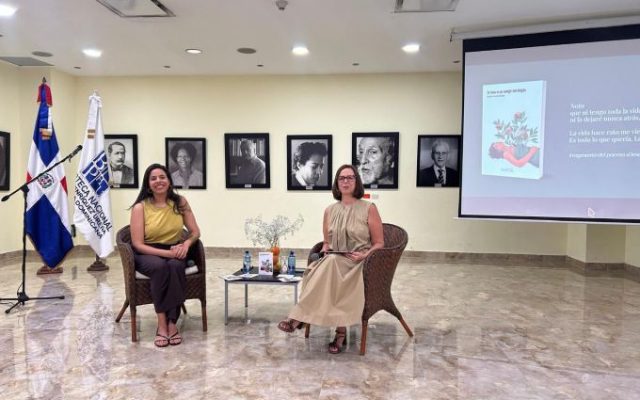 Escritora Natalia Peralta Rincón presenta un nuevo poemario