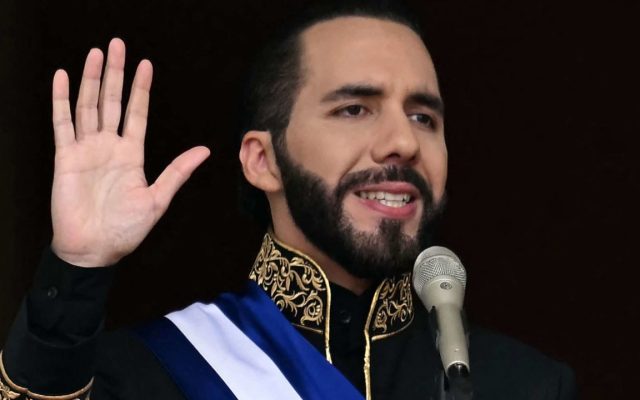 EL SALVADOR: Nayib Bukele se inscribe para un tercer mandato