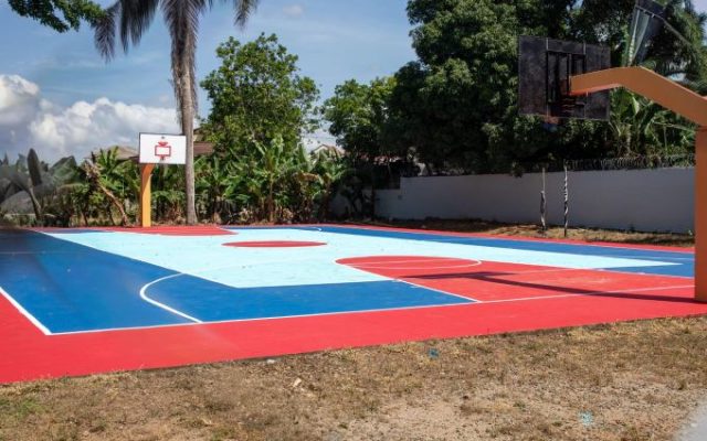 Presidente Abinader inaugura techado deportivo en Cevicos