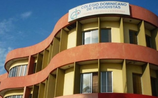 Gremios piden al Presidente agilizar pensiones a periodistas