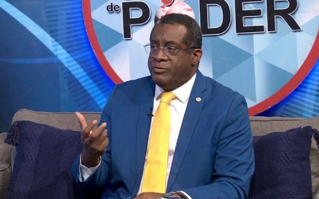 Economista califica como muy equilibrado plan del Gobierno