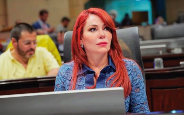 COLOMBIA: Suspenden a la congresista enfrentó a Petro