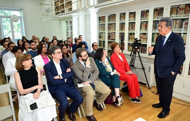 ESPAÑA: LF dialoga con jóvenes sobre futuro de Iberoamérica