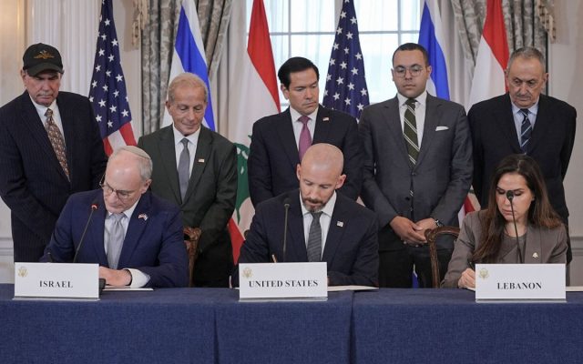 EEUU, Líbano e Israel firman un acuerdo para sentar bases paz