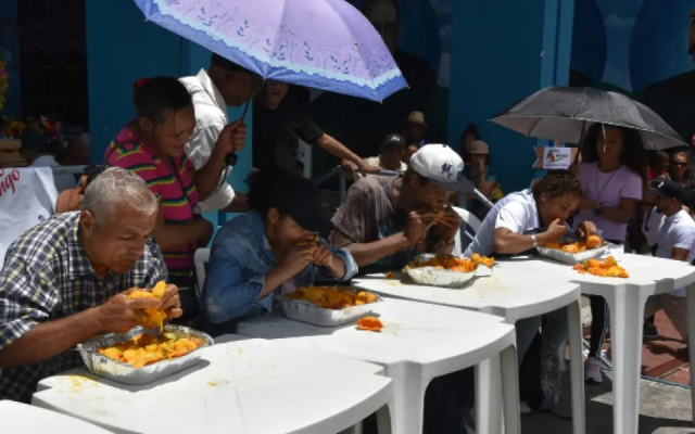 Numeroso público participó en Feria del Mango 2026 en Baní