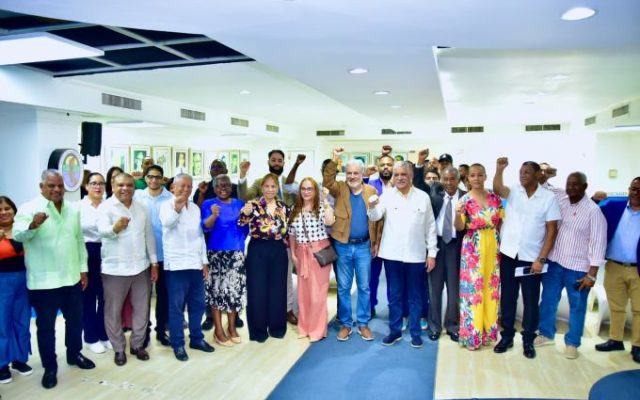 Danilo Cruz Pichardo renuncia PRM y oficializa su regreso PRD