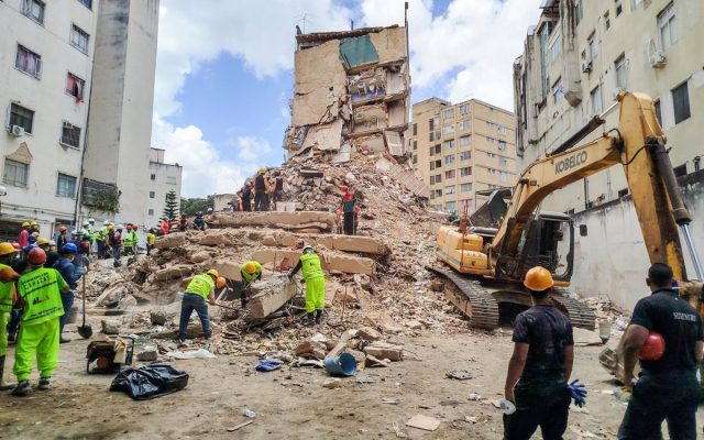 Venezuela eleva más de 6.400 los rescatados tras terremotos