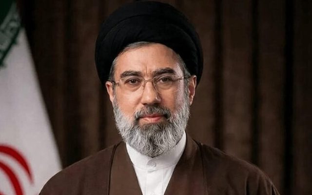 Líder iraní dice Trump buscó el acuerdo con «desesperación»