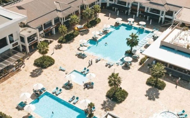 Tortuga Bay Puntacana recibe reconocimiento Triple Crown