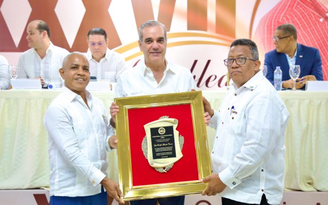 Abinader reafirma respaldo a productores nacionales harina