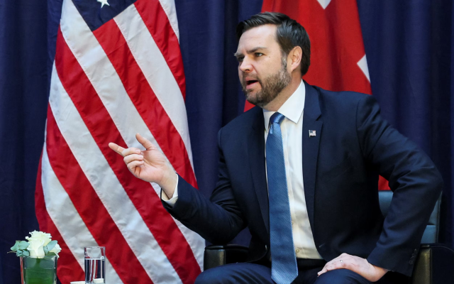 EEUU: Vance dice aborda con Cuba como cambiar su situación