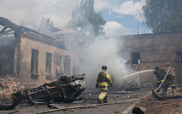 Ucrania lanza uno de sus más intensos ataques contra Rusia