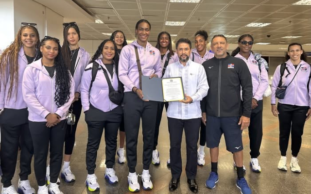 BRASIL: Embajada RD recibe a «las Reinas del Caribe»
