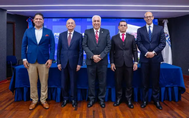 Presentan obra sobre 40 años de pensamiento económico RD