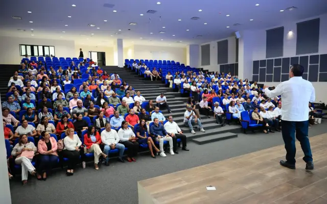 El SNS autoriza un consultorio médico en centro UASD Cotuí