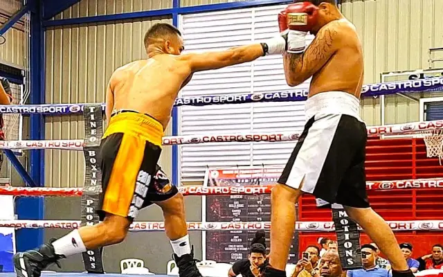 Noel Reyes derrota por nocaut técnico a Jairo Burgos en boxeo