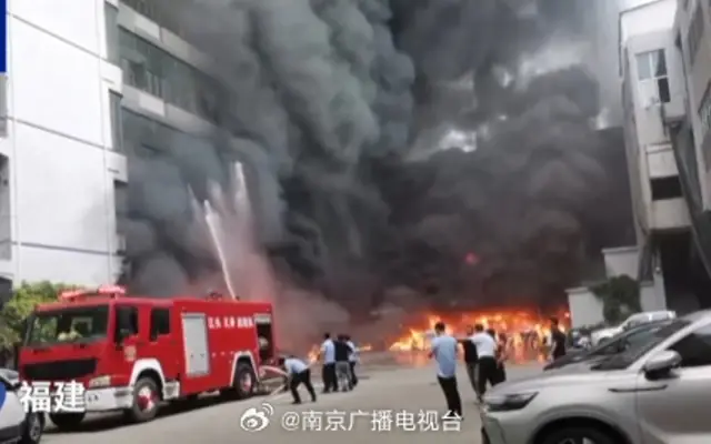 CHINA: Al menos 28 muertos en un incendio fábrica de calzado
