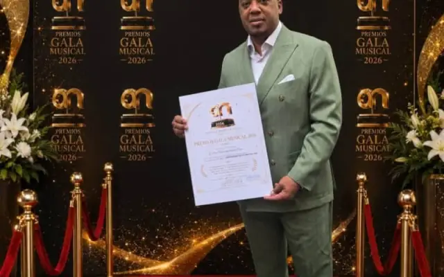 ESPAÑA: Dominicano recibe premio Emprendedor del Año