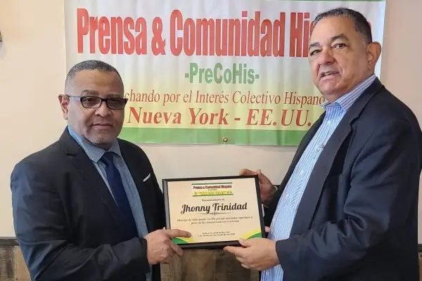 Prensa & Comunidad Hispana reconoce al periodista Johnny Trinidad