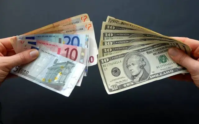 El dólar y euro subieron 6 cts. y eran vendidos a $59.40 y $69.82