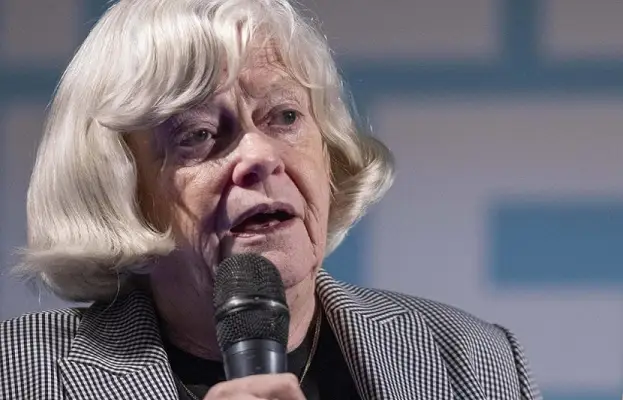 Asesinan en su casa exministra británica Ann Widdecombe
