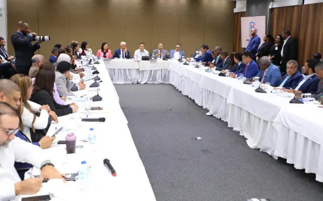 Diputados conocen este sábado informe sobre Código Penal