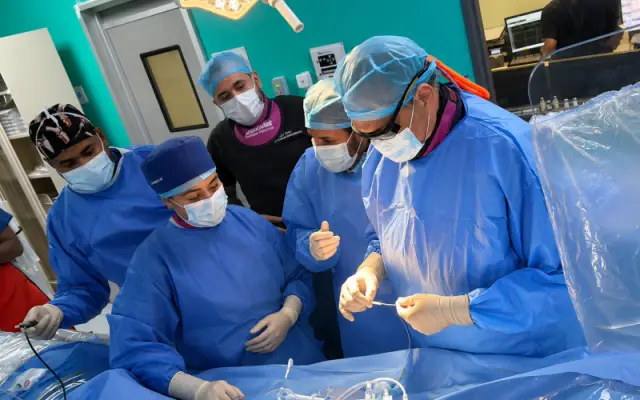 CEDIMAT realiza primera litotricia intravascular con balón