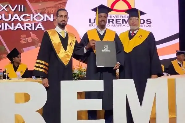 UNIREMHOS gradúa otros 612 profesionales; 374 enfermería