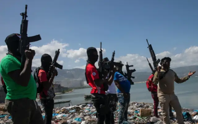 Ataques de pandillas haitianas causan 2 muertos y 2 heridos
