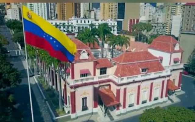 Las críticas hacen tambalear al endeble Gobierno de Venezuela