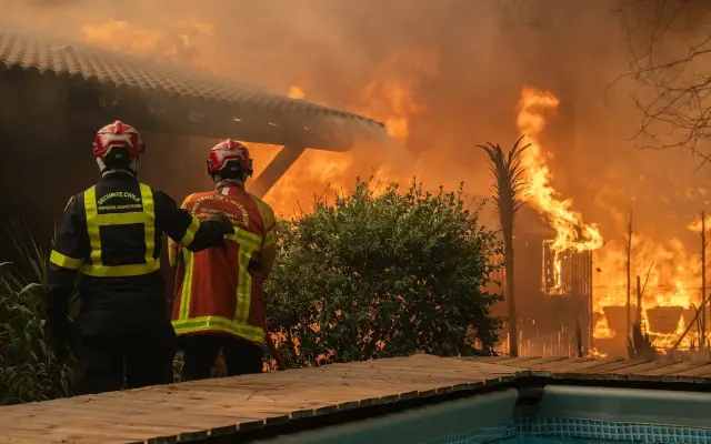 FRANCIA: Los incendios dejan ya más de 200.000 evacuados