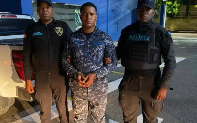 Policía entrega a justicia cabo implicado en muerte de joven