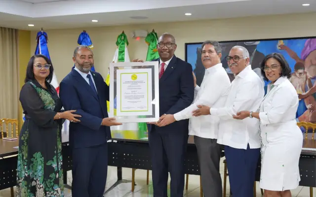 Reconocen al rector UASD por fortalecer el cooperativismo
