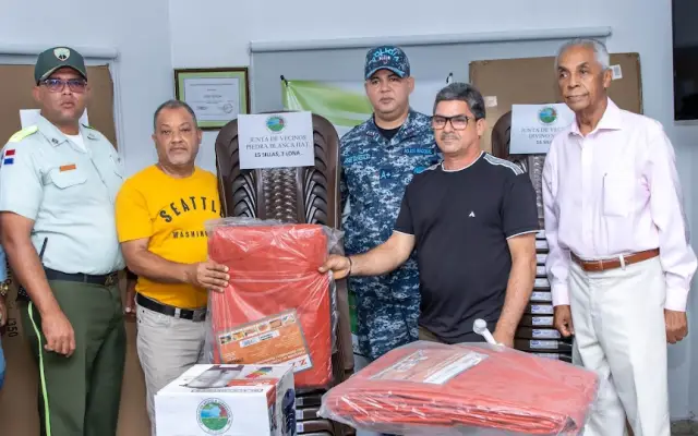 COAJA entrega donaciones a juntas vecinos Buena Vista