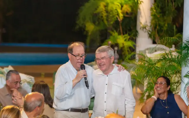 Felipe Vicini y CRESO ofrecen recepción a miembros del COI
