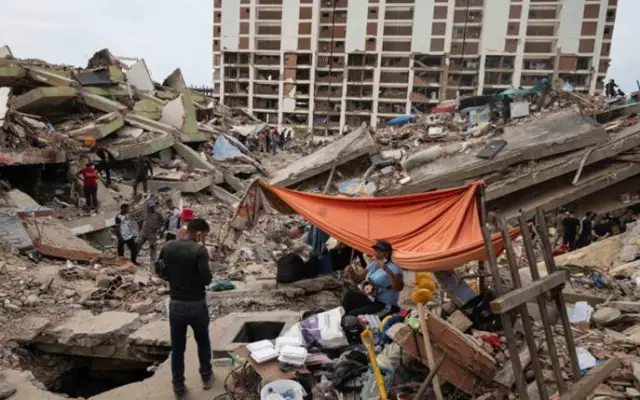Aumentan a 4.734 los muertos por los terremotos en Venezuela