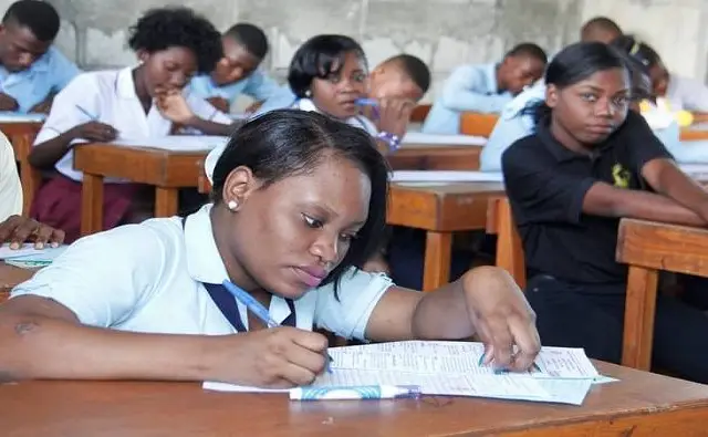 Unos 118 mil alumnos haitianos realizan exámenes bachillerato