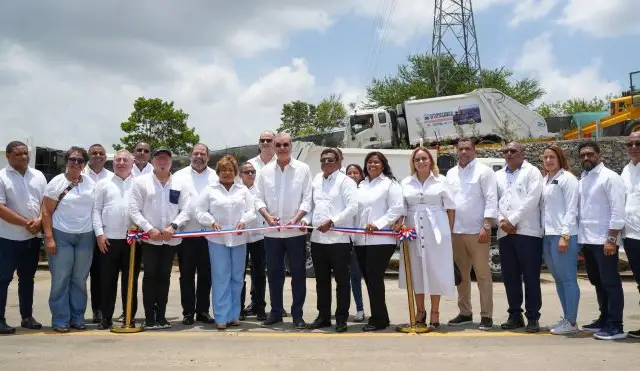Presidente inaugura estación de transferencia residuos sólidos