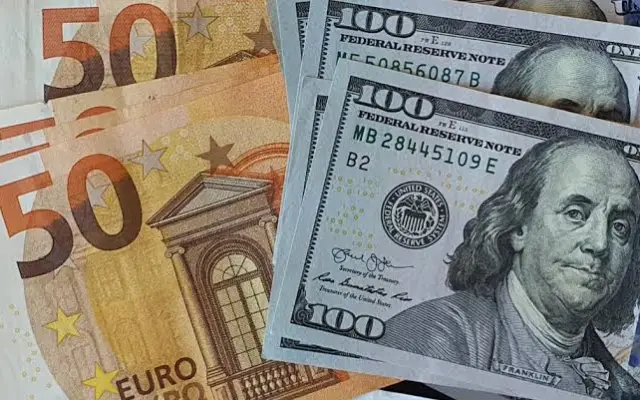 Dólar bajó 22 cts. y euro subió; eran vendidos $58.66 y $69.38