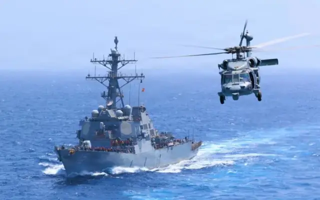 EEUU impide el paso a nueve buques en estrecho de Ormuz