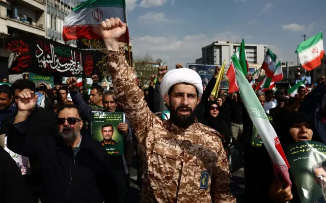 Irán a EE.UU.: Extranjeros no tienen cabida en Ormuz