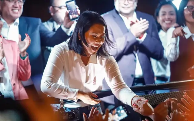 PERU: El Gobierno inicia la transferencia gestión a Fujimori