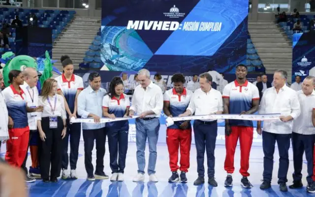 Abinader inaugura pabellones voleibol y taekwondo para JCC