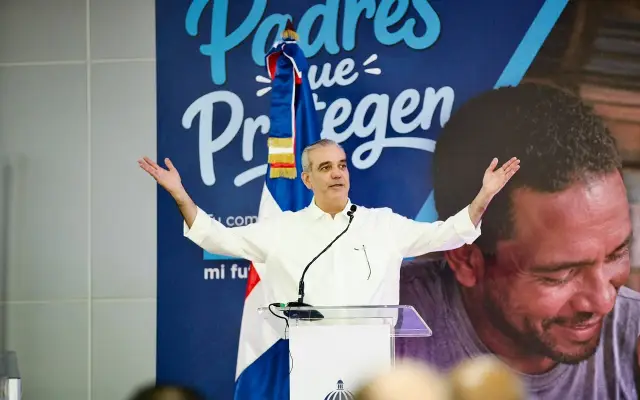Abinader exhorta a los padres dominicanos proteger familias