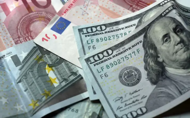 Dólar subió 12 cts. y era vendido a $58.66; el euro sigue a $68.68